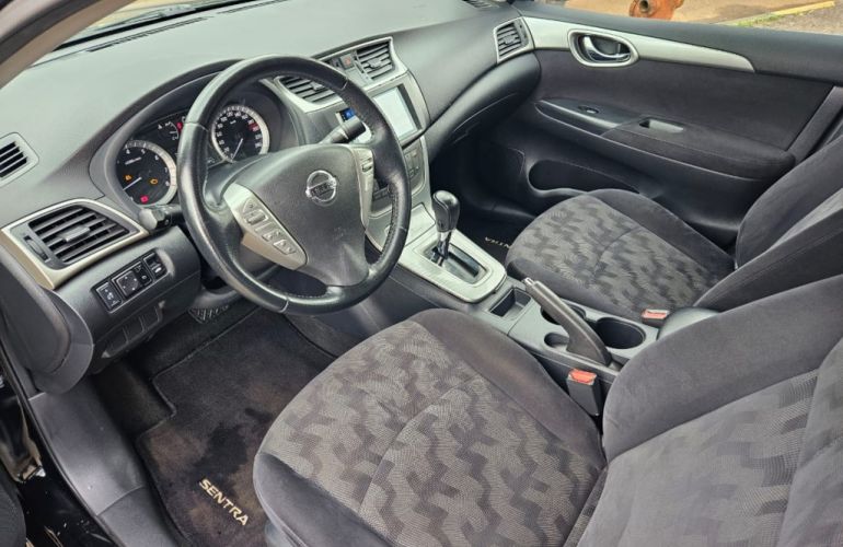 Nissan Sentra 2.0 16V - Foto #8