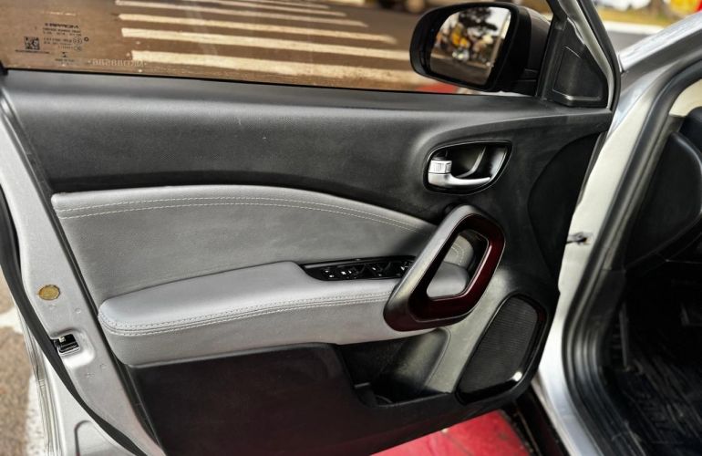 Fiat Toro 1.8 16V Evo Freedom At6 - Foto #3
