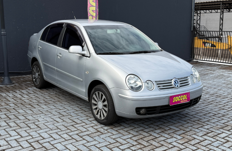 Volkswagen Polo Sedan Comfortline 1.6 8V (Flex) - Foto #1