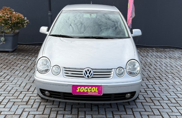 Volkswagen Polo Sedan Comfortline 1.6 8V (Flex) - Foto #2