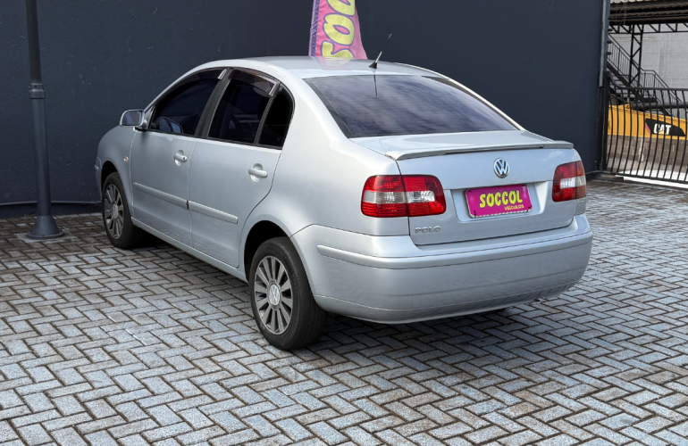 Volkswagen Polo Sedan Comfortline 1.6 8V (Flex) - Foto #8