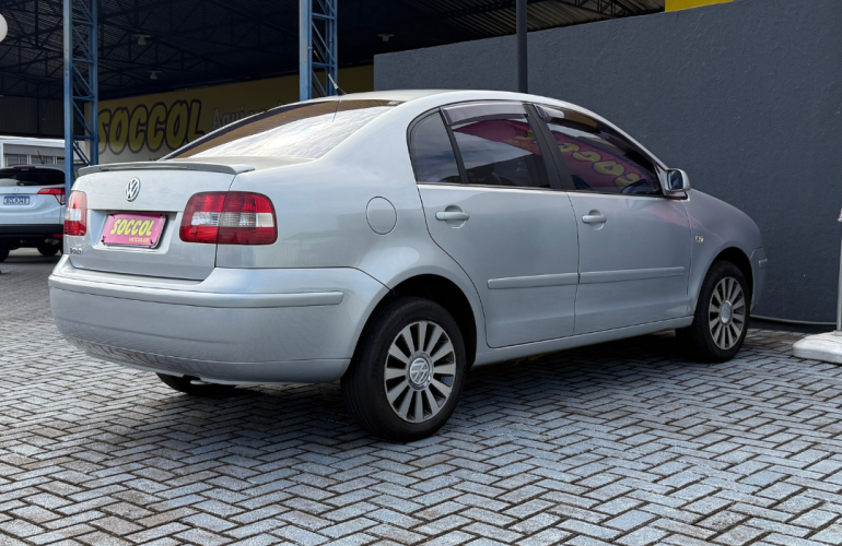 Volkswagen Polo Sedan Comfortline 1.6 8V (Flex) - Foto #10