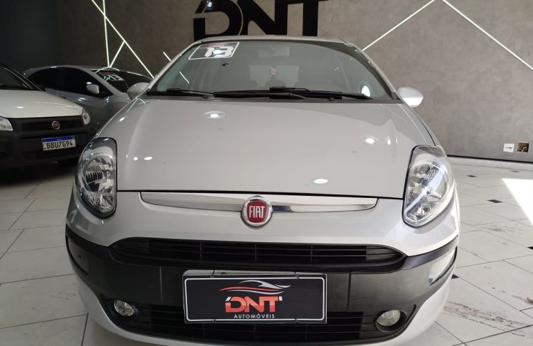 Fiat Punto 1.4 Attractive 8v - Foto #2