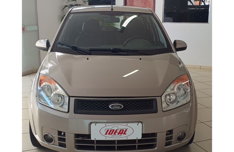 Ford Fiesta Hatch Class 1.6 (Flex) - Foto #1