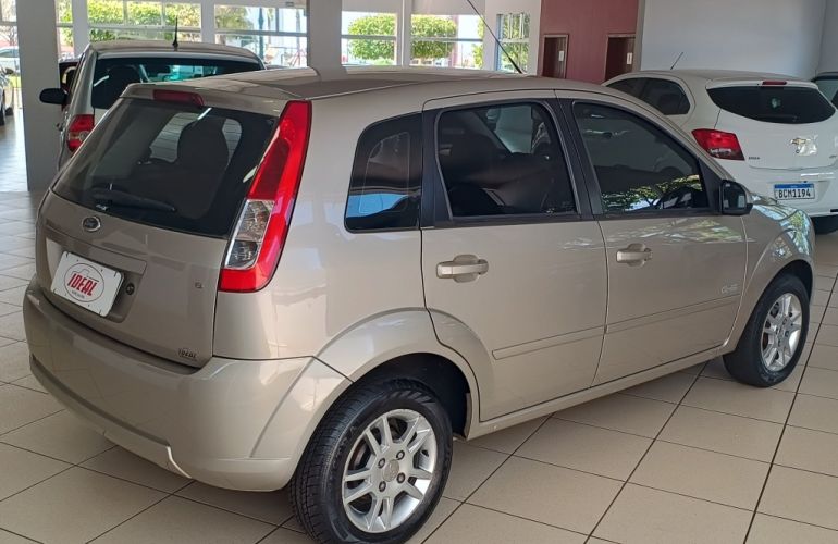 Ford Fiesta Hatch Class 1.6 (Flex) - Foto #5