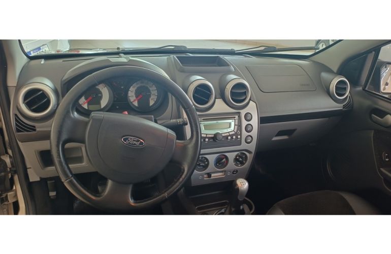 Ford Fiesta Hatch Class 1.6 (Flex) - Foto #7