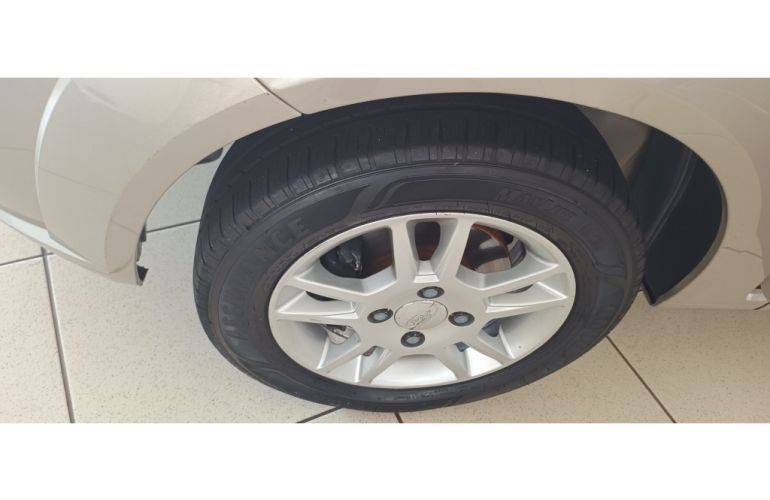 Ford Fiesta Hatch Class 1.6 (Flex) - Foto #9