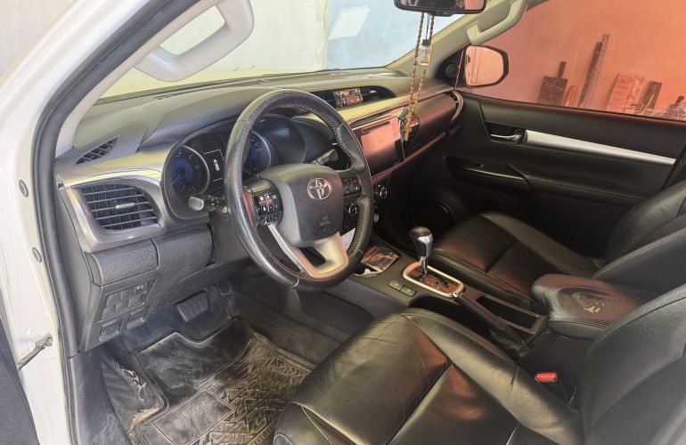 Toyota Hilux 2.8 TDI CD SRV 4x4 (Aut) - Foto #5