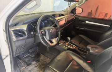 Toyota Hilux 2.8 TDI CD SRV 4x4 (Aut) - Foto #5