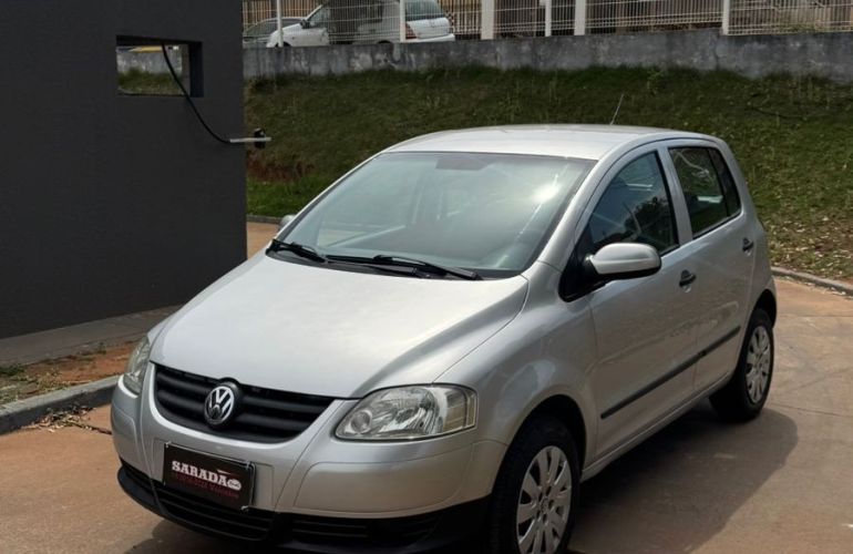 Volkswagen Fox 1.0 Mi 8v - Foto #2
