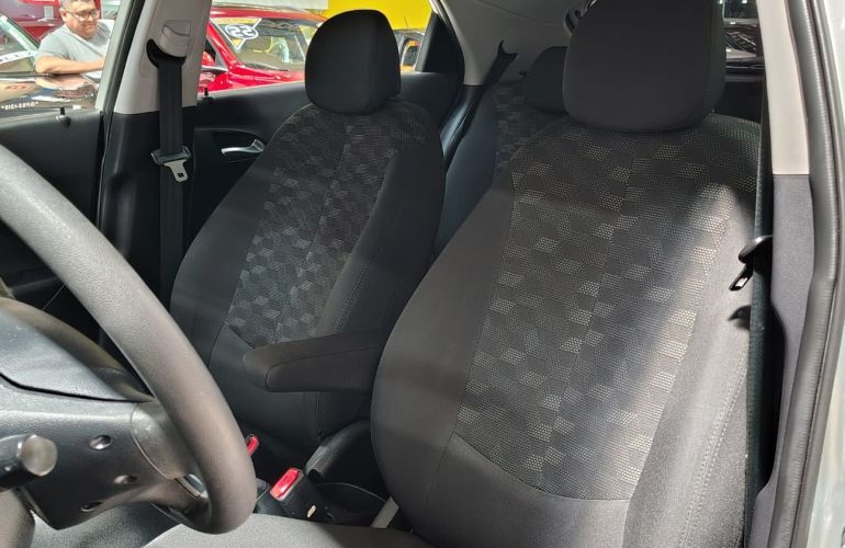 Hyundai Hb20 1.6 Comfort Plus 16v - Foto #8