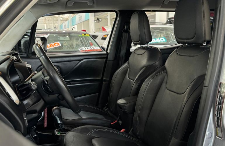 Jeep Renegade 1.8 16V Longitude - Foto #6