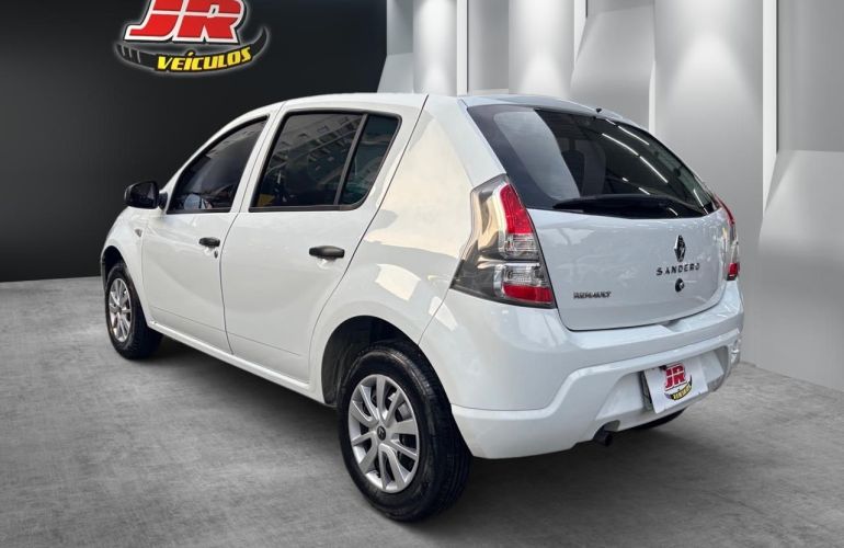 Renault Sandero 1.0 Expression 16v - Foto #4