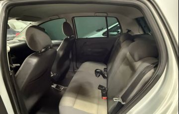 Volkswagen Fox City 1.0 8V (Flex) - Foto #4