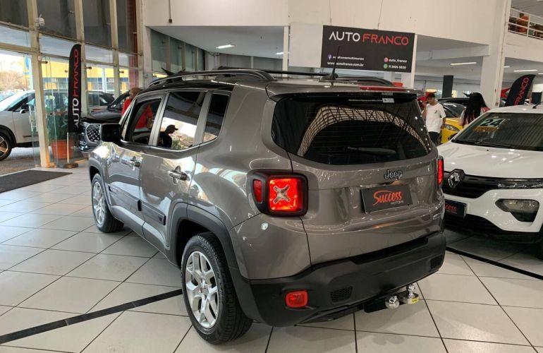 Jeep Renegade 1.8 16V Longitude - Foto #4