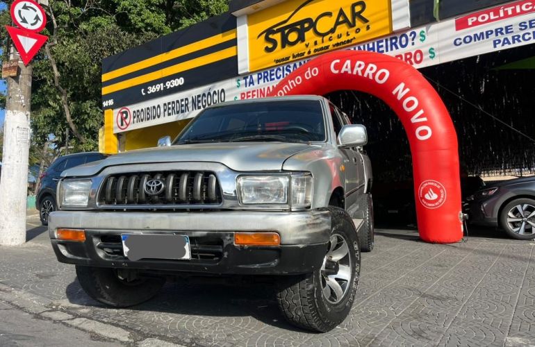Toyota Hilux 3.0 Sr 4x4 CD 8V Turbo - Foto #1