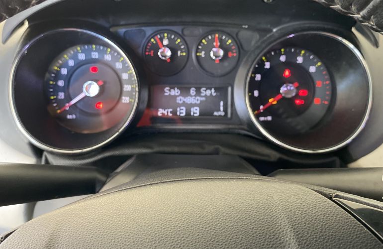 Fiat Punto Essence 1.6 16V Dualogic (Flex) - Foto #6