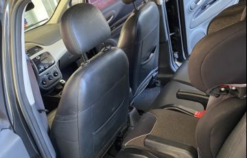 Fiat Punto Essence 1.6 16V Dualogic (Flex) - Foto #9