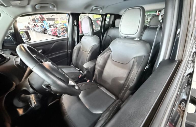 Jeep Renegade 1.8 16V Longitude - Foto #7