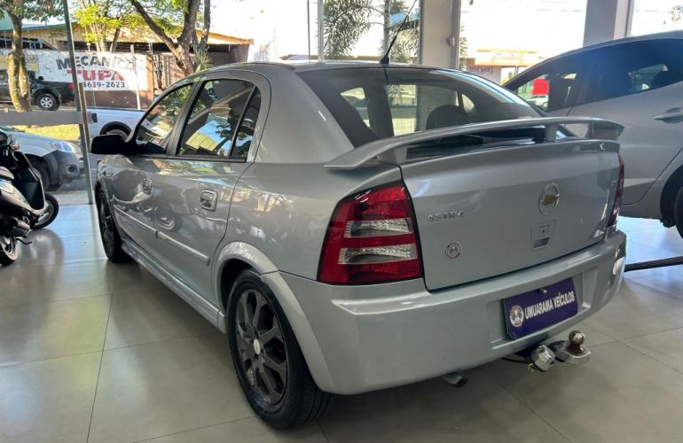 Chevrolet Astra Hatch Advantage 2.0 (Flex) - Foto #4