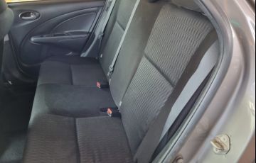Toyota Etios 1.5 X Sedan 16v