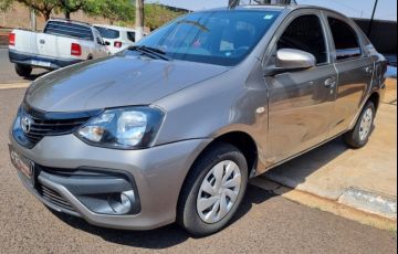 Toyota Etios 1.5 X Sedan 16v - Foto #3