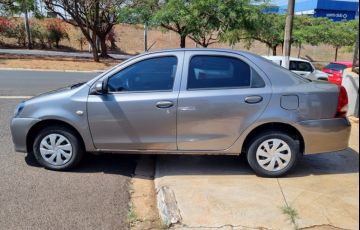 Toyota Etios 1.5 X Sedan 16v - Foto #10