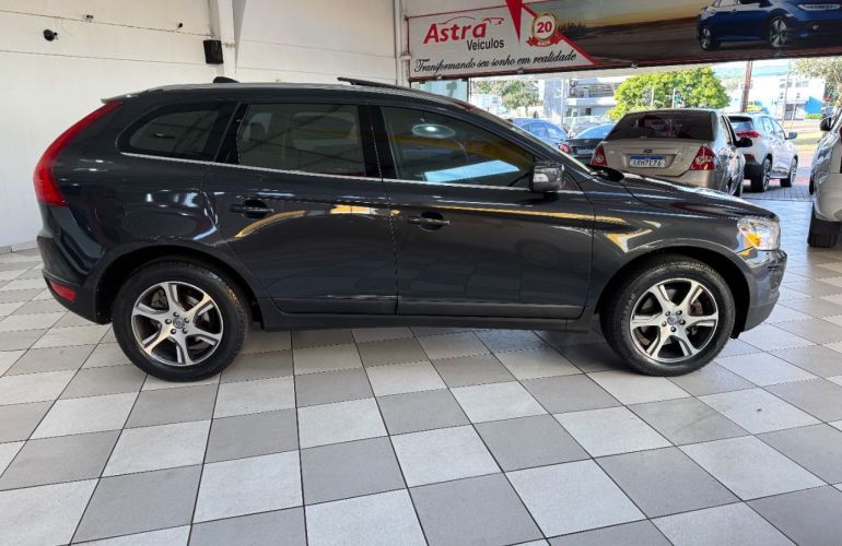 Volvo XC60 2.0T R-Design - Foto #8