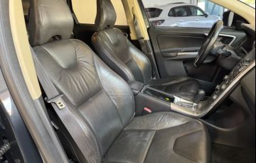 Volvo XC60 2.0T R-Design - Foto #10