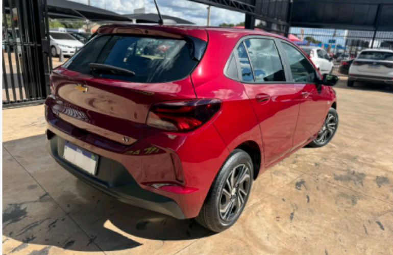Chevrolet Onix 1.0 LT - Foto #4
