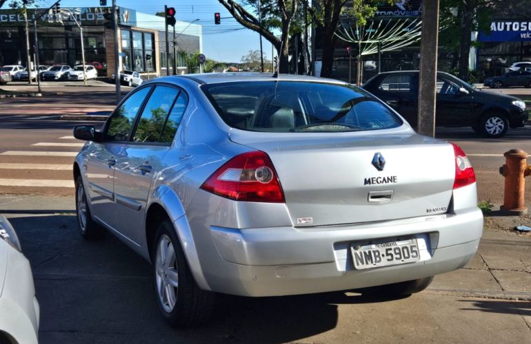 Renault Mégane Sedan Dynamique 2.0 16V (aut) - Foto #7