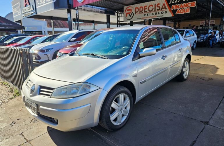 Renault Mégane Sedan Dynamique 2.0 16V (aut) - Foto #9