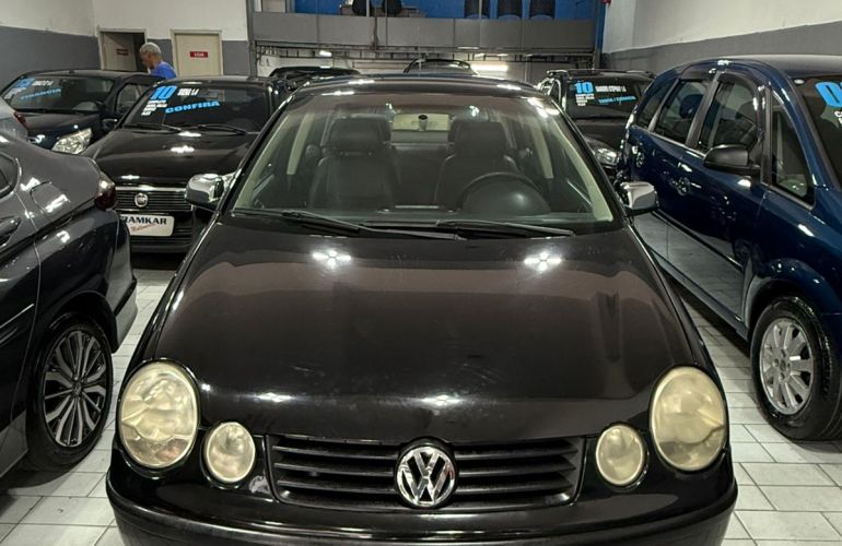 Volkswagen Polo Sedan 1.6 8V - Foto #1
