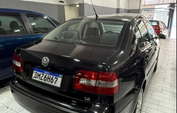 Volkswagen Polo Sedan 1.6 8V - Foto #5