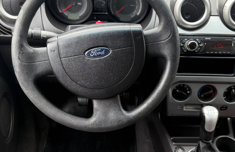 Ford Fiesta Hatch 1.6 (Flex) - Foto #4