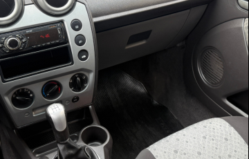 Ford Fiesta Hatch 1.6 (Flex) - Foto #5