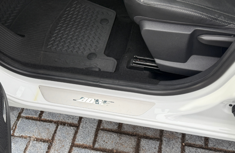 Renault Captur 1.6 Intense CVT - Foto #7