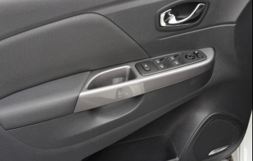 Renault Captur 1.6 Intense CVT - Foto #8