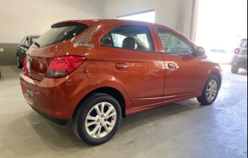 Chevrolet Onix 1.0 MPFi Lollapalooza 8V Flex 4p Manual - Foto #4