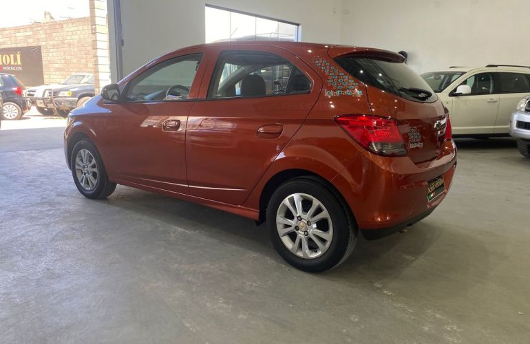 Chevrolet Onix 1.0 MPFi Lollapalooza 8V Flex 4p Manual - Foto #6