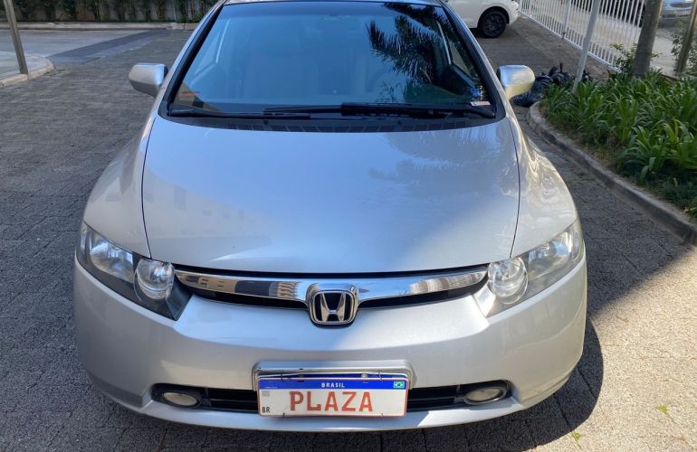 Honda Civic 1.8 LXS 16v - Foto #2