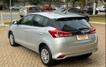 Toyota Yaris 1.5 16V Xl Multidrive - Foto #2