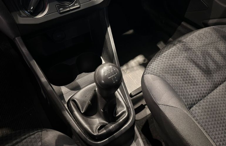 Volkswagen Voyage 1.0 12v MPi Totalflex 4p Manual - Foto #9