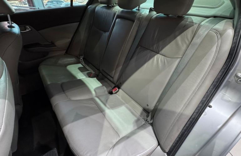 Honda Civic 2.0 LXR 16v - Foto #7