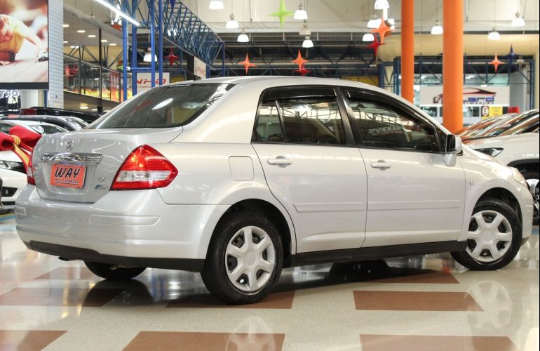 Nissan Tiida 1.8 Sedan 16v - Foto #2