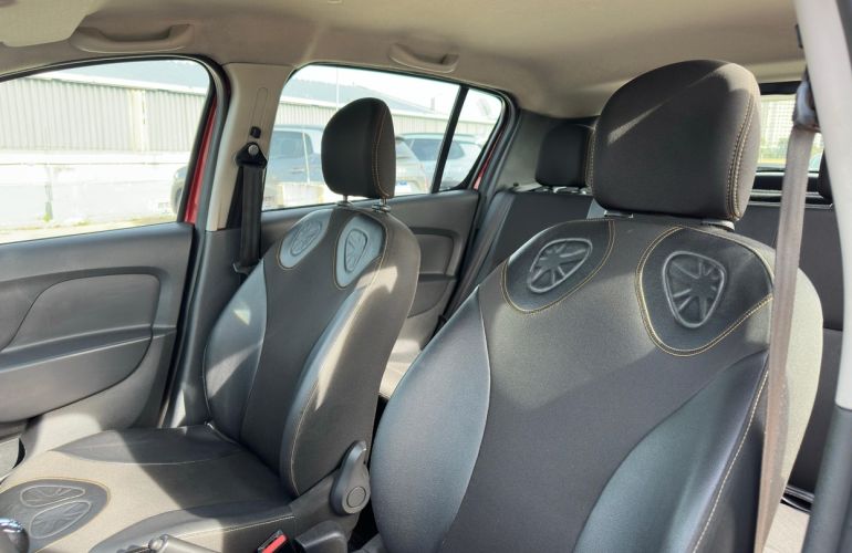 Renault Sandero 1.6 Stepway 8v - Foto #8
