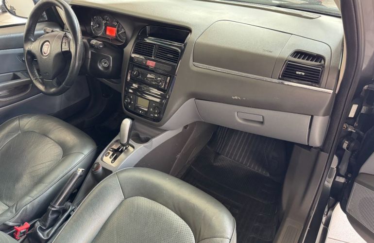 Fiat Linea HLX 1.9 16V (Flex) - Foto #9