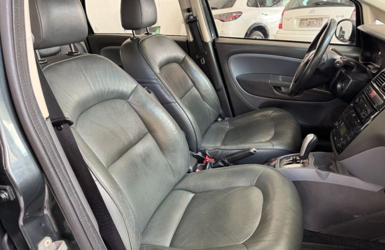 Fiat Linea HLX 1.9 16V (Flex) - Foto #10