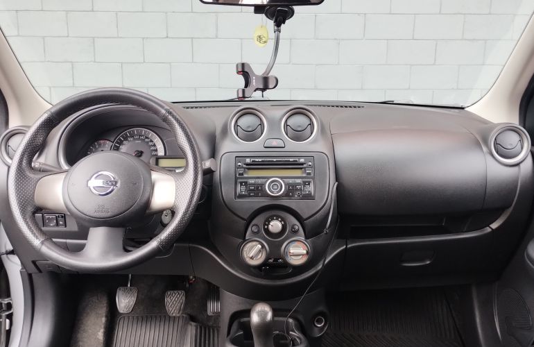 Nissan March 1.6 16V SV (Flex) - Foto #2