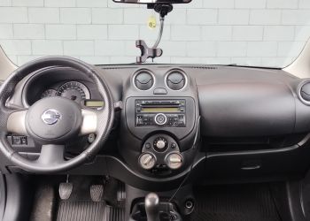 Nissan March 1.6 16V SV (Flex)